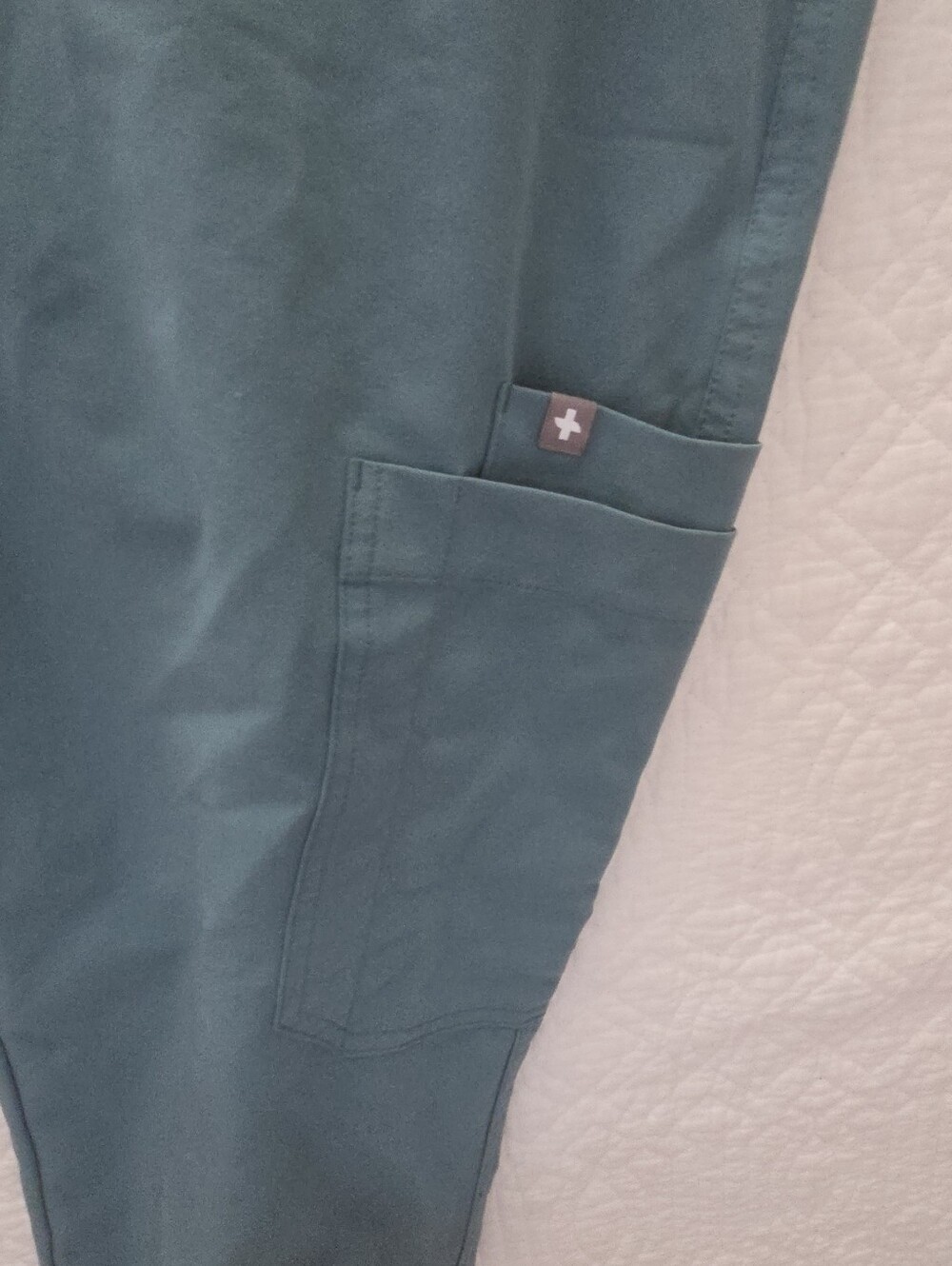 FIGS Yola High-Rise Slim Scrub Pants - Hydrogreen - Picture 4 of 16